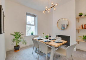 Drws Nesaf Cardiff Townhouse